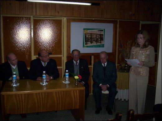 Graciela Boglioli presenta a los visitantes